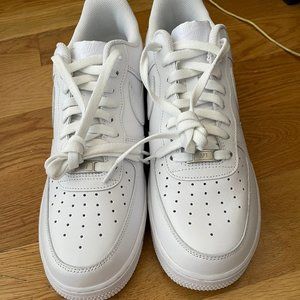 White Men's Air Force 1 '07's Size 12